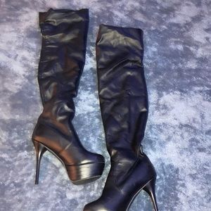 Black thigh high boots , will reason with price. Size 7.5